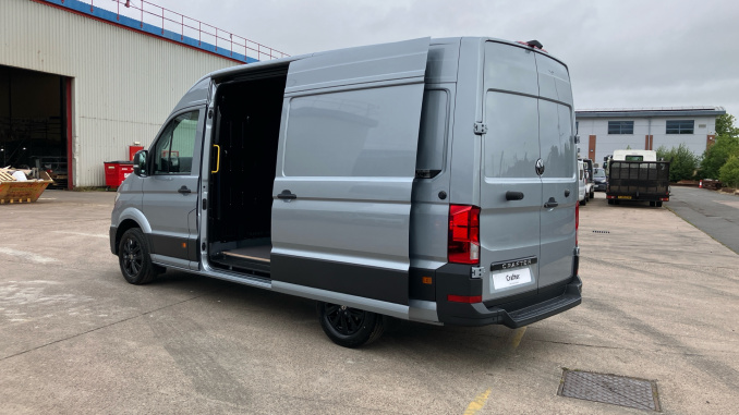Volkswagen Crafter Cr35 Mwb Diesel Fwd 2.0 TDI 140PS Commerce Plus High Roof Van - Image 27